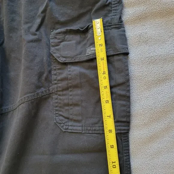 WRANGLER Jeans Mens 40x30 Black RELAXED FIT CARGO Pockets Five Star Premium - Picture 9 of 15